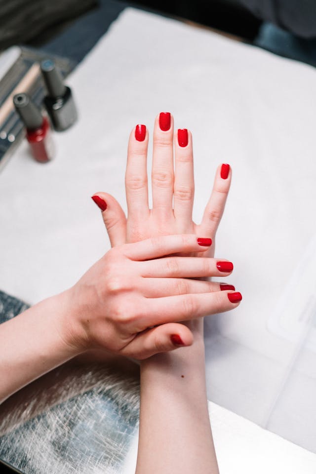 red nails